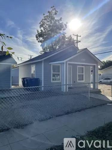Main picture of 107 W Sunkist St