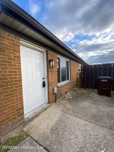 Main picture of 2190 Lincoln Ave