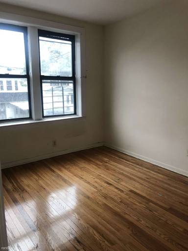 Main picture of 1729 Edison Ave