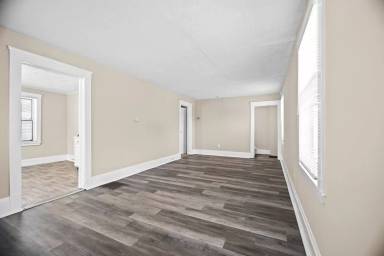 Main picture of 153 Henry St