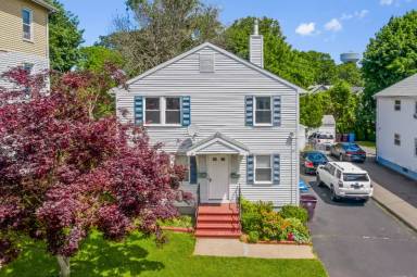 Main picture of 41 Sterling St