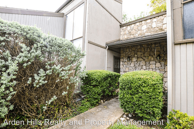 Main picture of 1905 West Ln