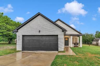 Main picture of 404 Onyx Dr