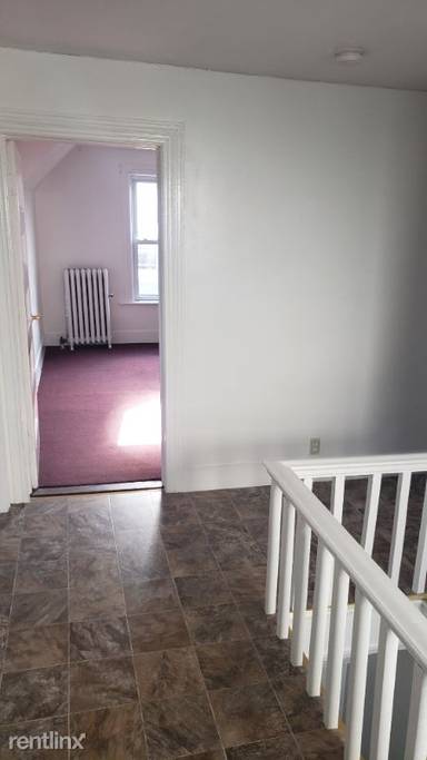 Main picture of 30 Clinton Pl