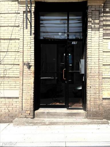 Main picture of 38 Broadway