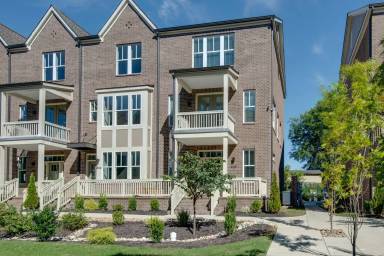 Main picture of 205 Porter Village Cir