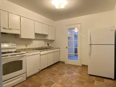 Main picture of 311 Everett St