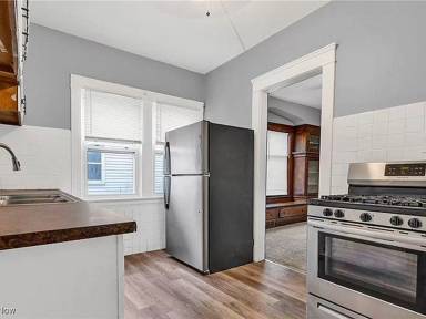 Main picture of 11606 Ohlman Ave