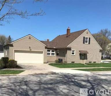 Main picture of 2250 Halcyon Rd