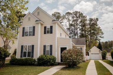 Main picture of 1744 Alan Brooke Dr