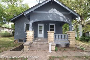 Main picture of 410 W 1st St