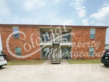 Main picture of 2810 Leroy Cir