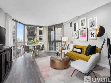 Main picture of 105 N May St