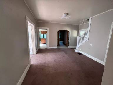 Main picture of 107 Sylvia St