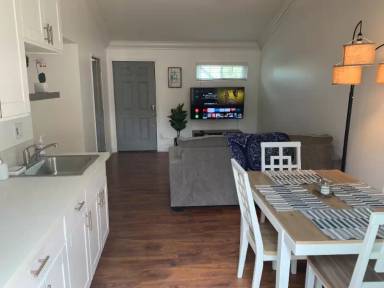 Main picture of 517 Manzanita St