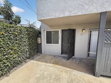 Main picture of 4483 Bond St