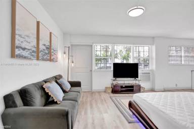 Main picture of 6484 Indian Creek Dr Apartments