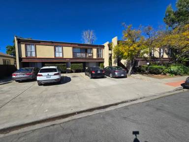 Main picture of 4410 Marlborough Ave