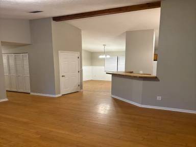 Main picture of 108 Cypress St