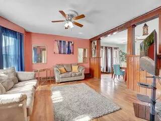 Main picture of 70 Monticello Pl