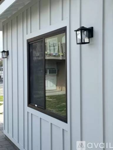 Main picture of 10150 Green St