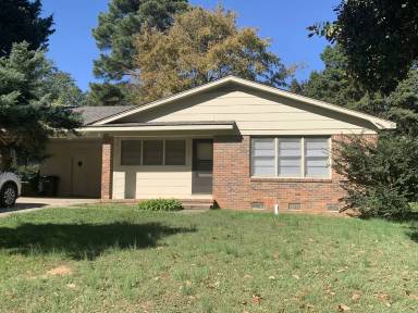 Main picture of 908 Twin Oaks Ave