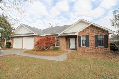 Main picture of 18 Grove Cir