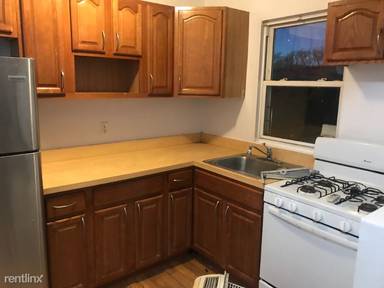 Main picture of 1204 E 95th St