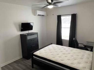 Main picture of 5415 Buena Vista St