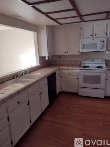 Main picture of 37614 Carriage Circle Cmn