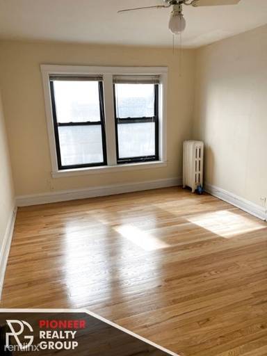 Main picture of 512-20 W Cornelia Ave