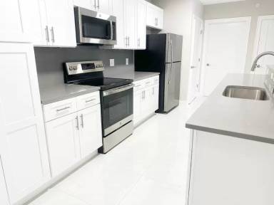 Main picture of 940 Main St