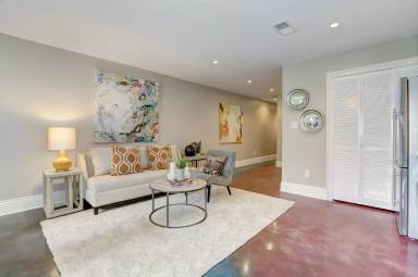 Main picture of 225 R St NW