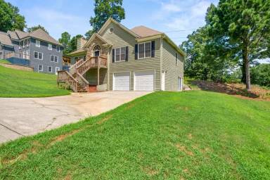 Main picture of 6420 Ivey Terrace Dr SE