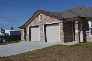Main picture of 916 Industrial Ave