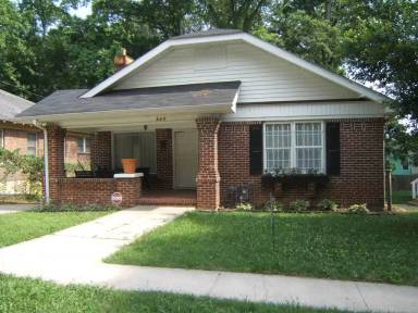 Main picture of 944 White St SW