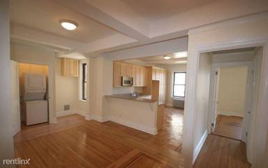 Main picture of 115 E 92nd St