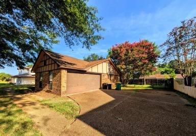 Main picture of 3008 Brittney Ln