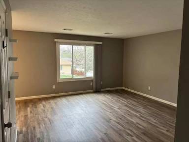 Main picture of 4021 Glen Oaks Blvd