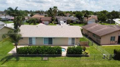Main picture of 9349 NW 47th St