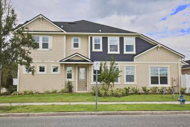 Main picture of 541 N Dewey Ave