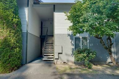 Main picture of 1860 Central Pl S