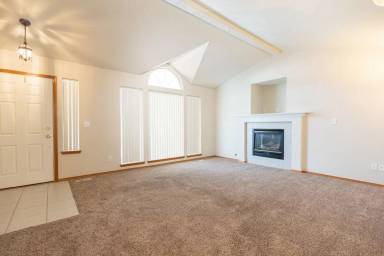 Main picture of 302 E Blackhawk Dr