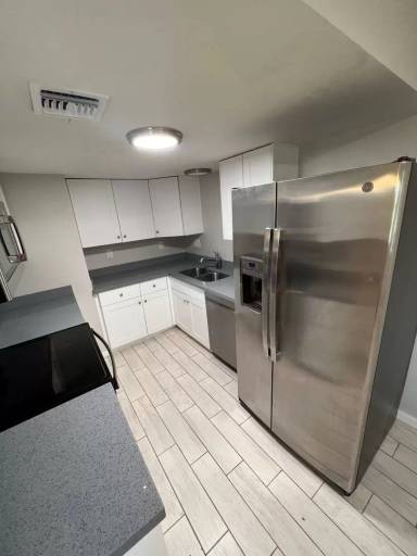 Main picture of 55 E Ingram St