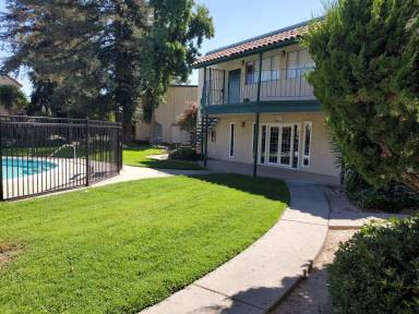 Main picture of 975 Murrieta Blvd Apartments