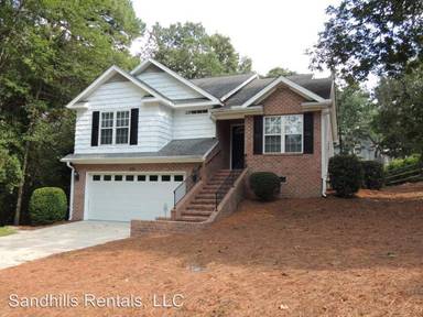 Main picture of 295 Sandhills Cir
