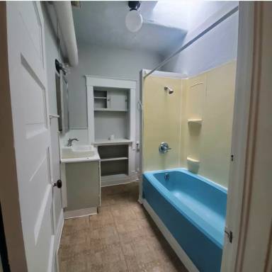 Main picture of 1105 E 5th St