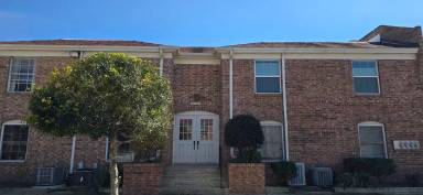 Main picture of Colonial Point Condominiums