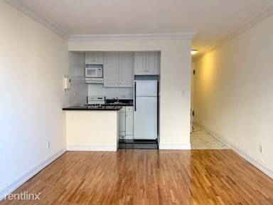 Main picture of 1661 York Ave