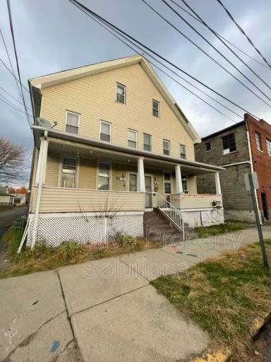 Main picture of 18 Laurel St